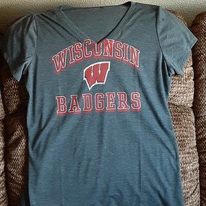 Women's Wisconsin Badgers V neck Tshirt